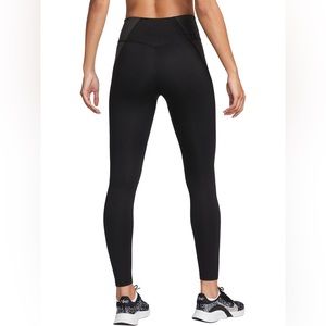Nike Women's Therma-FIT Icon Clash Mid-Rise Leggings